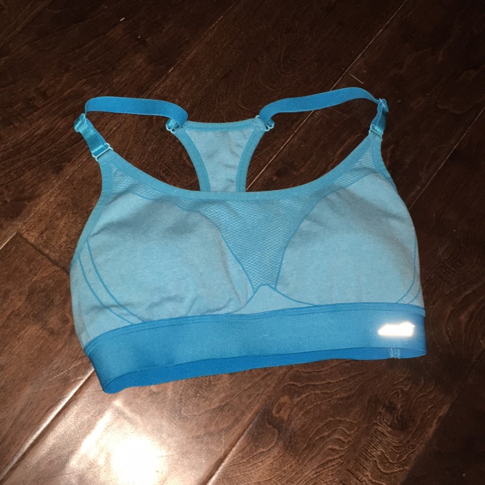 Size medium Avia sports bra